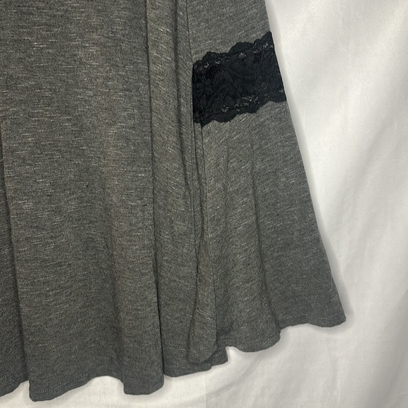 AMYWEAR GREY LACE DETAIL FLOWY SLEEVE SWEATER (XL) - Picture 4 of 7